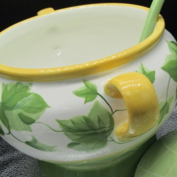 Vintage Waverly Soup Tureen. "Gazebo" Pattern. - Picture 4 of 7